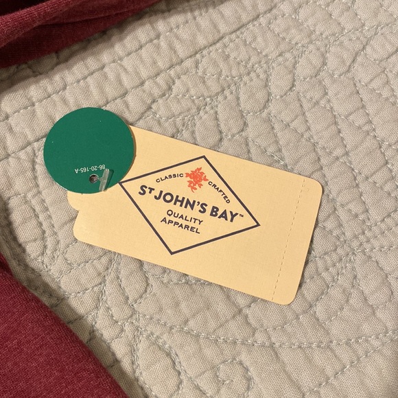 NWT - John’s Bay Women’s Top -  XXL in burgundy - Picture 6 of 11